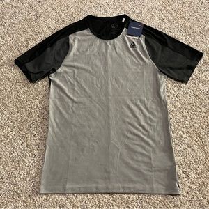 New Reebok Smartvent Workout T-Shirt Mens Size Small NWT
